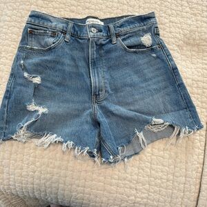 Abercrombie 4” high rise mom shorts NWOT